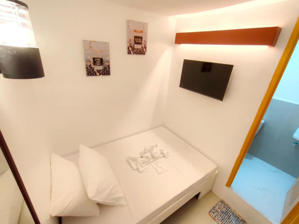 Hotel E Relaxed Haven Transient House à Pasay Extérieur photo